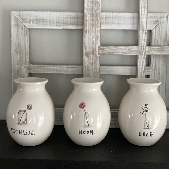 ❌SOLD NWOT Rae Dunn Flourish Bloom Grow Bud Vase Trio